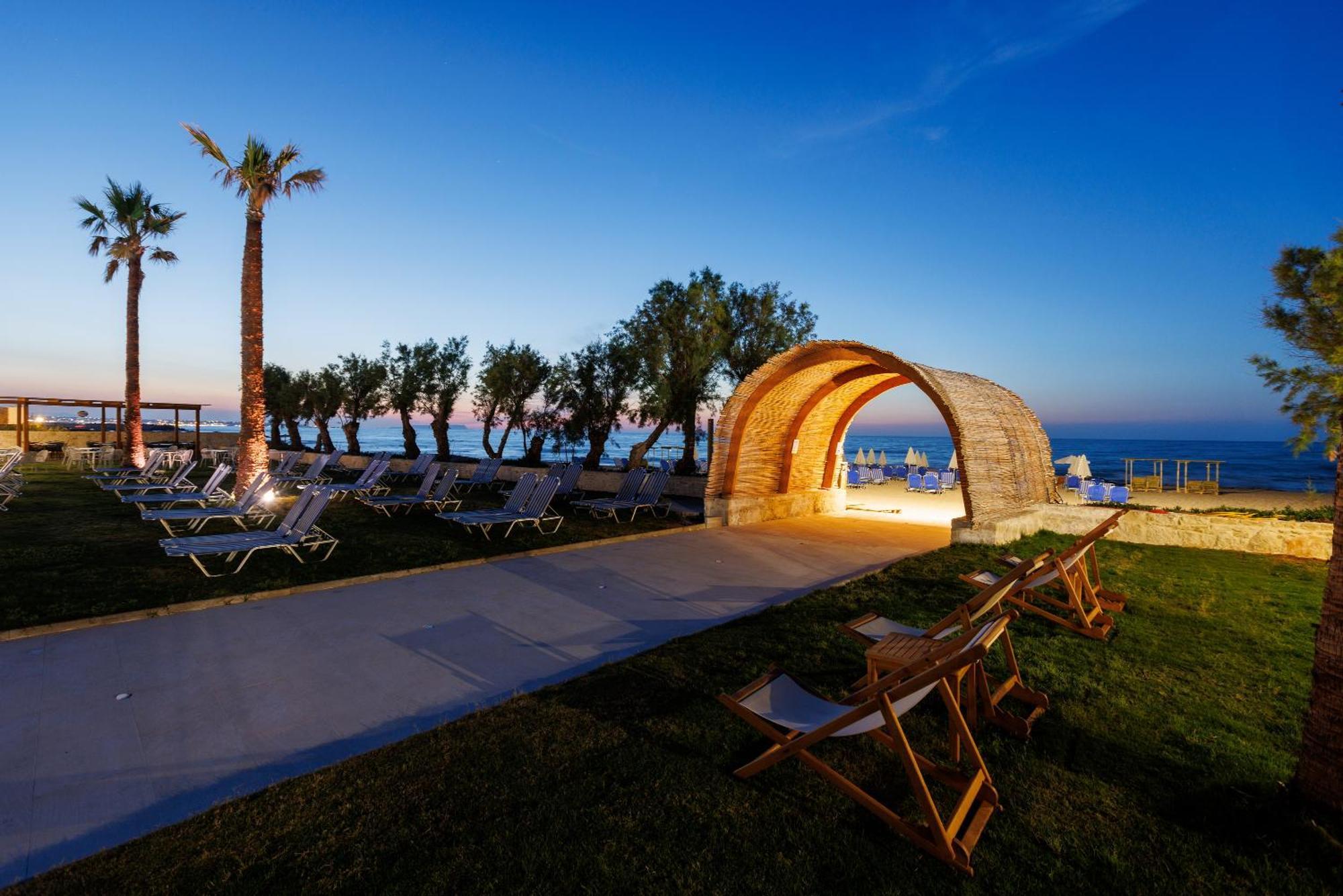 Malia Bay Beach Hotel & Bungalows Exterior foto